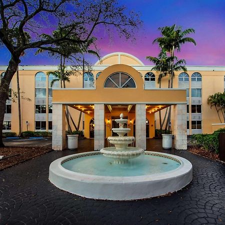 La Quinta by Wyndham Fort Lauderdale Tamarac Bagian luar foto