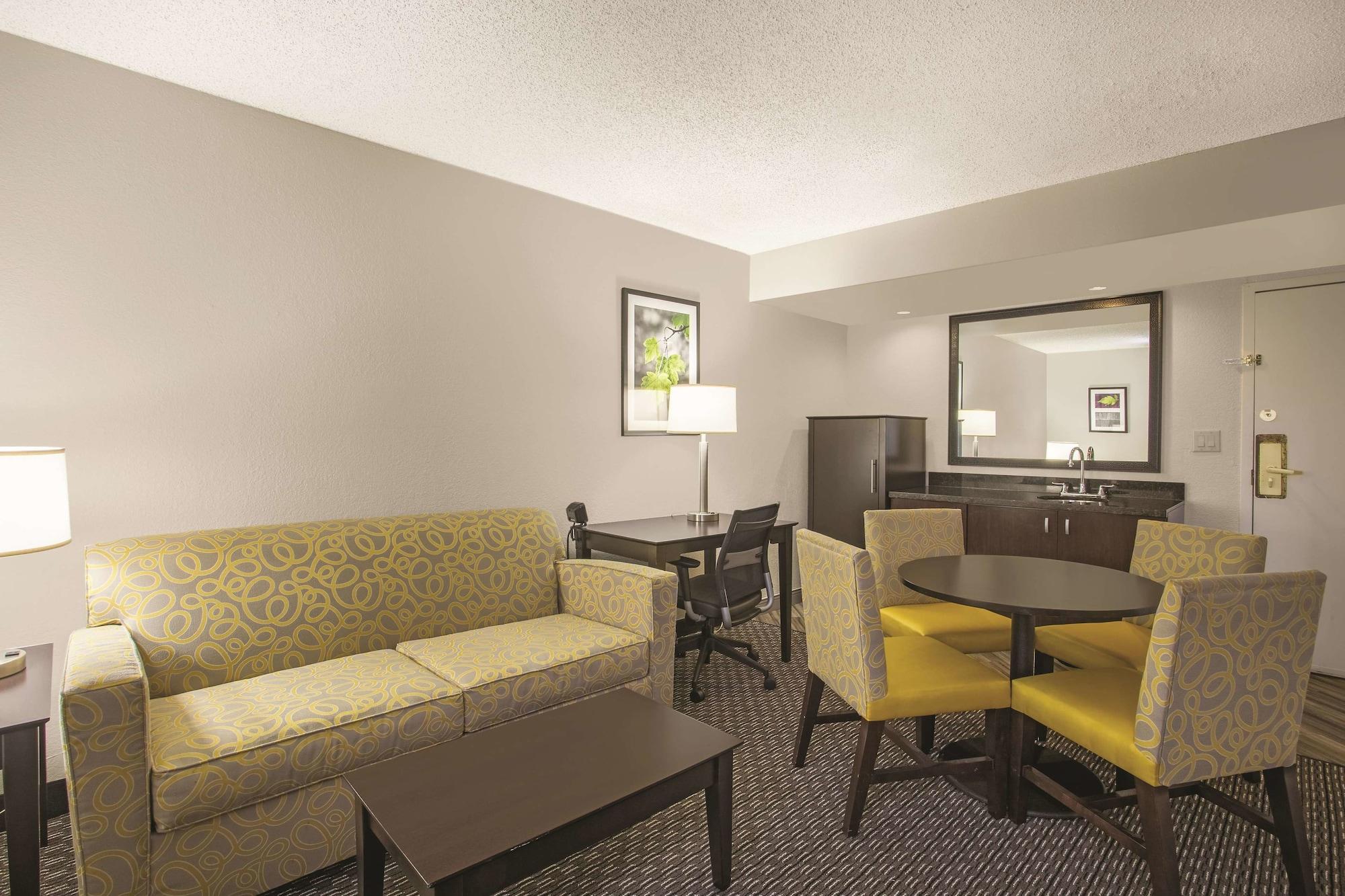 La Quinta by Wyndham Fort Lauderdale Tamarac Bagian luar foto