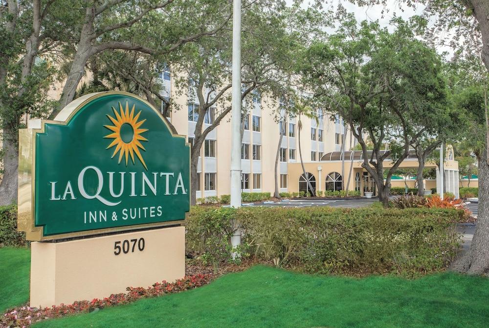 La Quinta by Wyndham Fort Lauderdale Tamarac Bagian luar foto