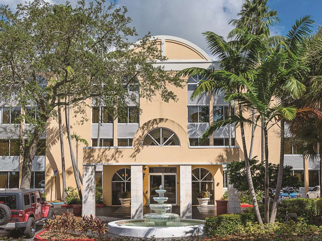 La Quinta by Wyndham Fort Lauderdale Tamarac Bagian luar foto