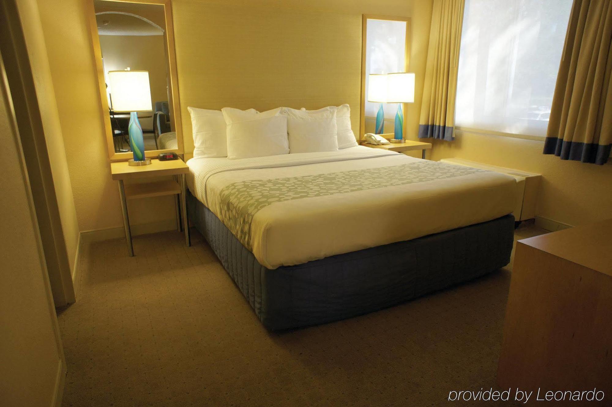 La Quinta by Wyndham Fort Lauderdale Tamarac Bagian luar foto