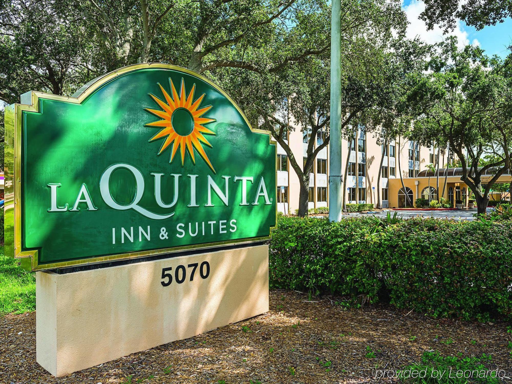 La Quinta by Wyndham Fort Lauderdale Tamarac Bagian luar foto