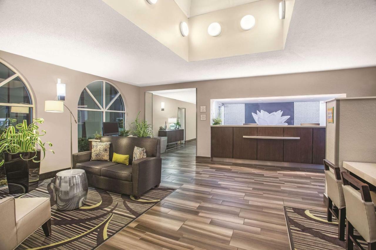 La Quinta by Wyndham Fort Lauderdale Tamarac Bagian luar foto