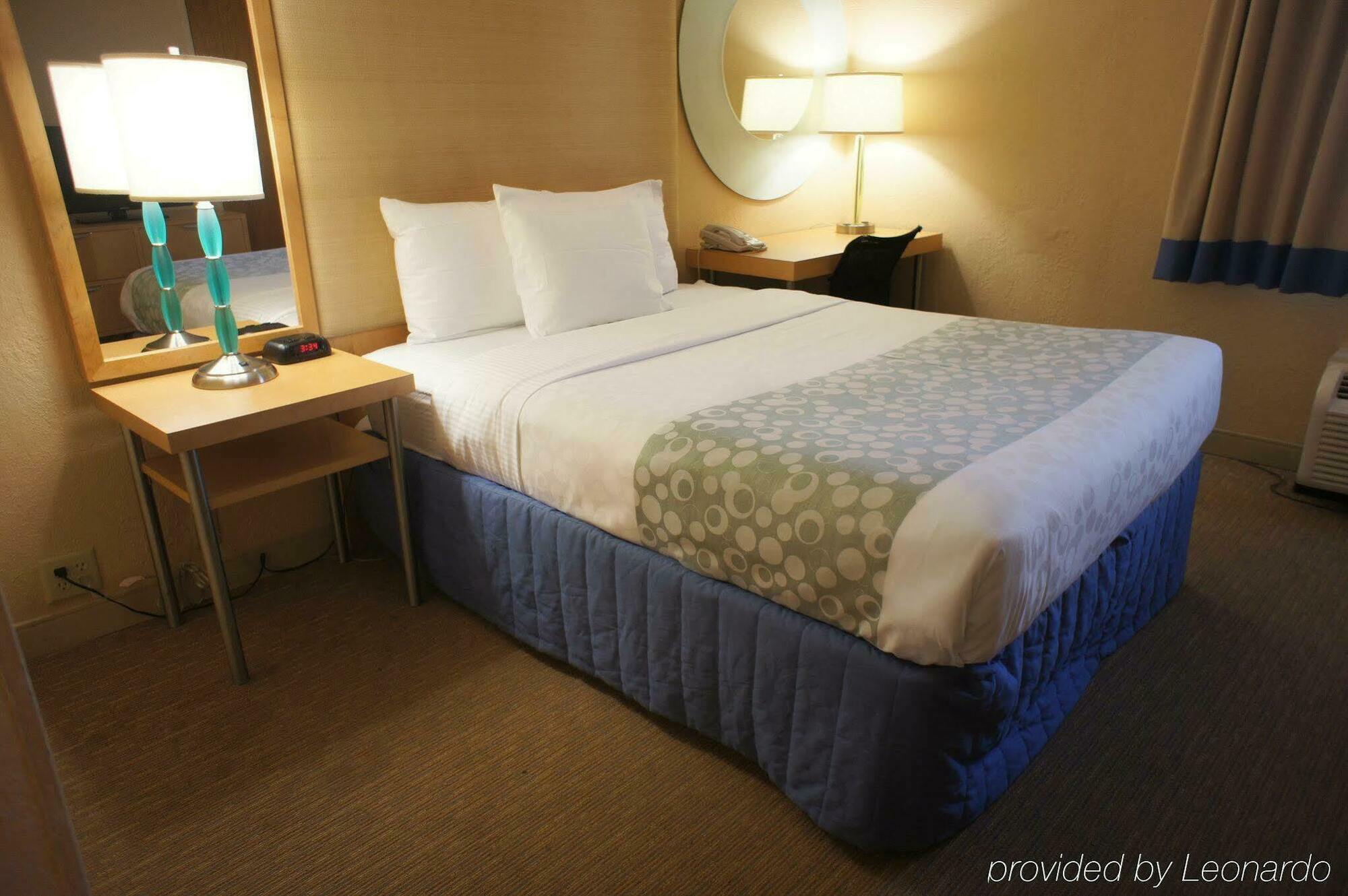 La Quinta by Wyndham Fort Lauderdale Tamarac Bagian luar foto
