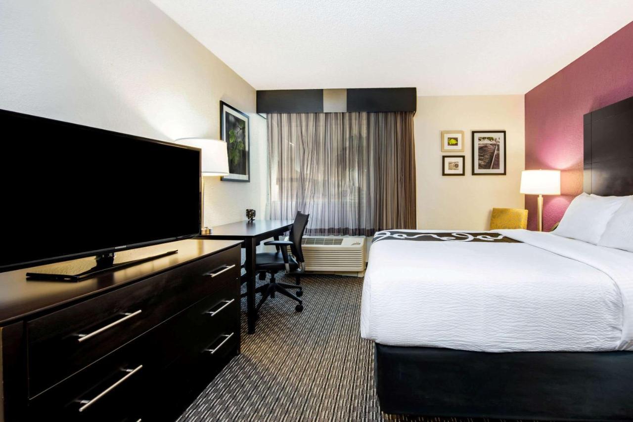 La Quinta by Wyndham Fort Lauderdale Tamarac Bagian luar foto