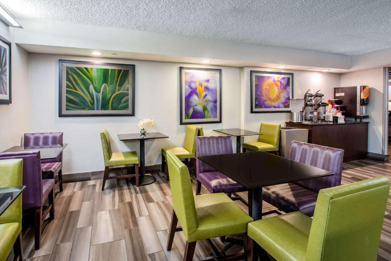 La Quinta by Wyndham Fort Lauderdale Tamarac Bagian luar foto