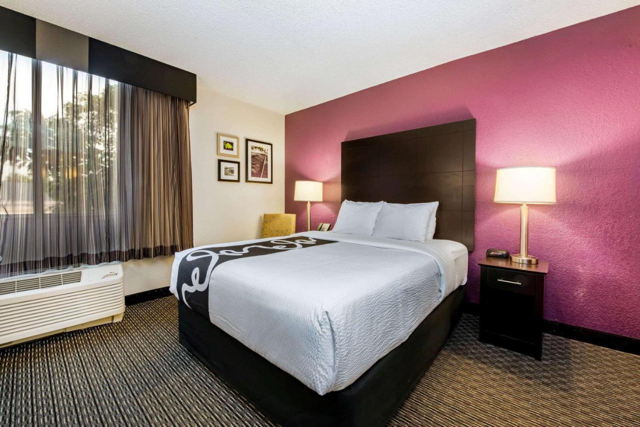 La Quinta by Wyndham Fort Lauderdale Tamarac Bagian luar foto