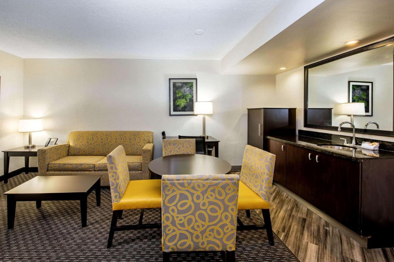 La Quinta by Wyndham Fort Lauderdale Tamarac Bagian luar foto