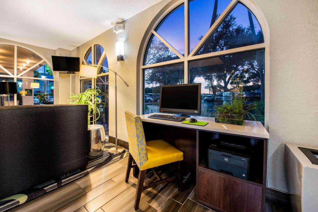 La Quinta by Wyndham Fort Lauderdale Tamarac Bagian luar foto